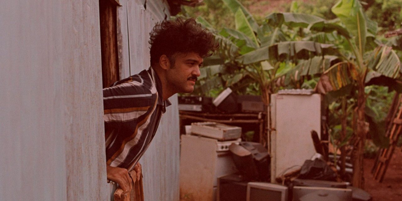 ALEX FERREIRA lanza el clip de «Como viene se va», extraído de su más reciente disco TANDA